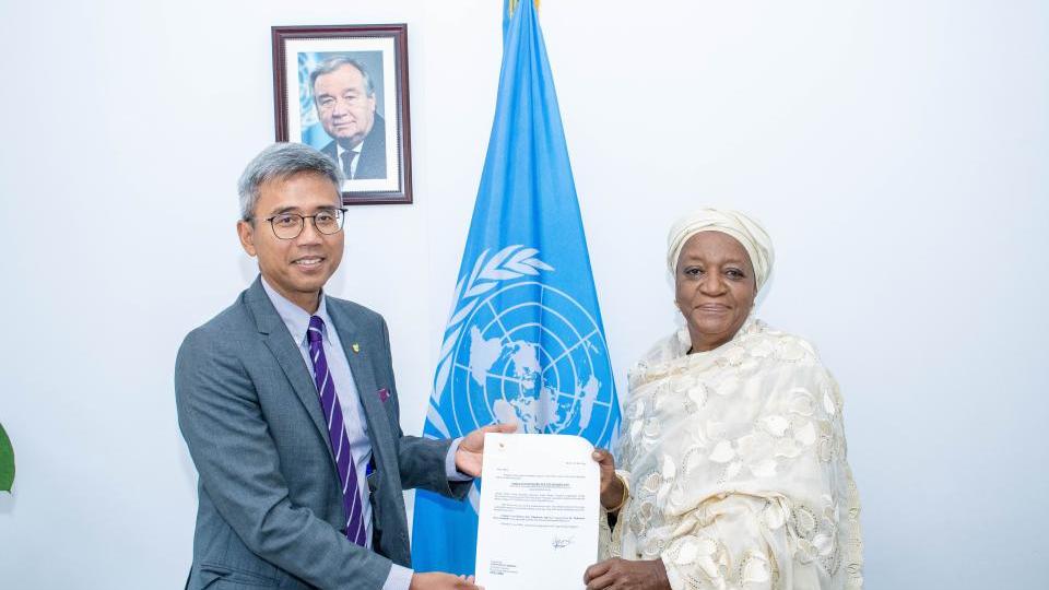 H.E. Mr. Fadjroel Rachman, the new Permanent Representative of the Republic of Indonesia to the United Nations Office at Nairobi, the United Nations Environment Programme (UNEP), and the United Nations Human Settlements Programme (UN-Habitat), presented his credentials to Madam Zainab Hawa Bangura, Director-General of the United Nations Office at Nairobi (UNON).