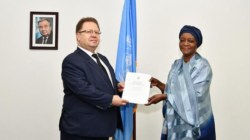 H.E Mr. Vsevolod Tkachenko presents his credentials as Permanent Representative of the Russian Federation to the United Nations Offices at Nairobi.