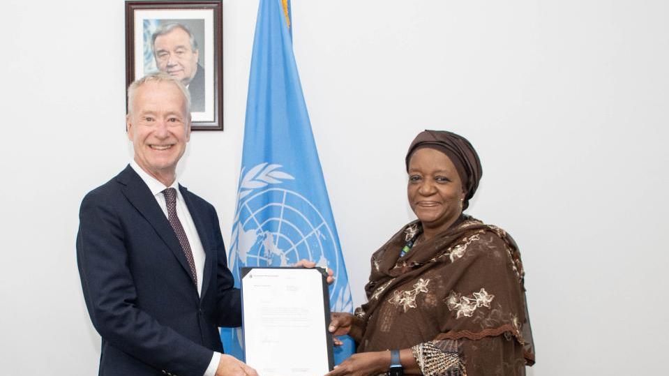 H.E. Mr Håkan Åkesson, the New Permanent Representative of Sweden to the United Nations Office at Nairobi, the United Nations Environment Programme (UNEP), and the United Nations Human Settlements Programme (UN-Habitat), presented his credentials to Madam Zainab Hawa Bangura, Director-General of the United Nations Office at Nairobi (UNON).