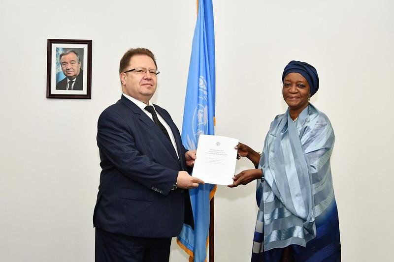H.E Mr. Vsevolod Tkachenko presents his credentials as Permanent Representative of the Russian Federation to the United Nations Offices at Nairobi.
