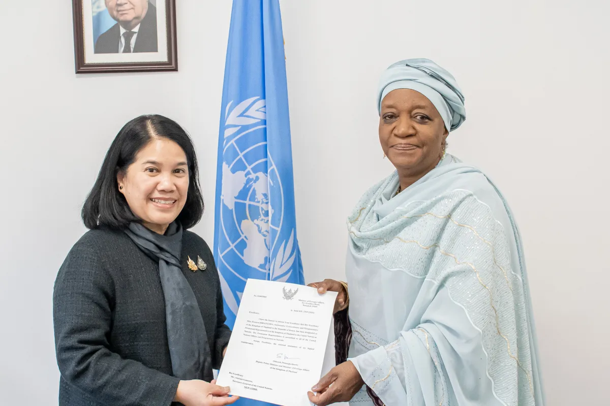 H.E. Ms. Jirusaya Burananda presenting her credentials