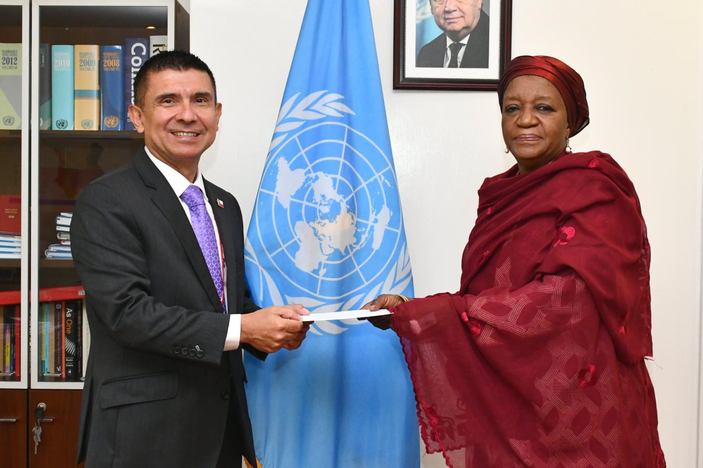 H.E. Mr. Patricio Aguirre presents credentials as Permanent Representative of the Republic of Chile to the United Nations Offices in Nairobi.